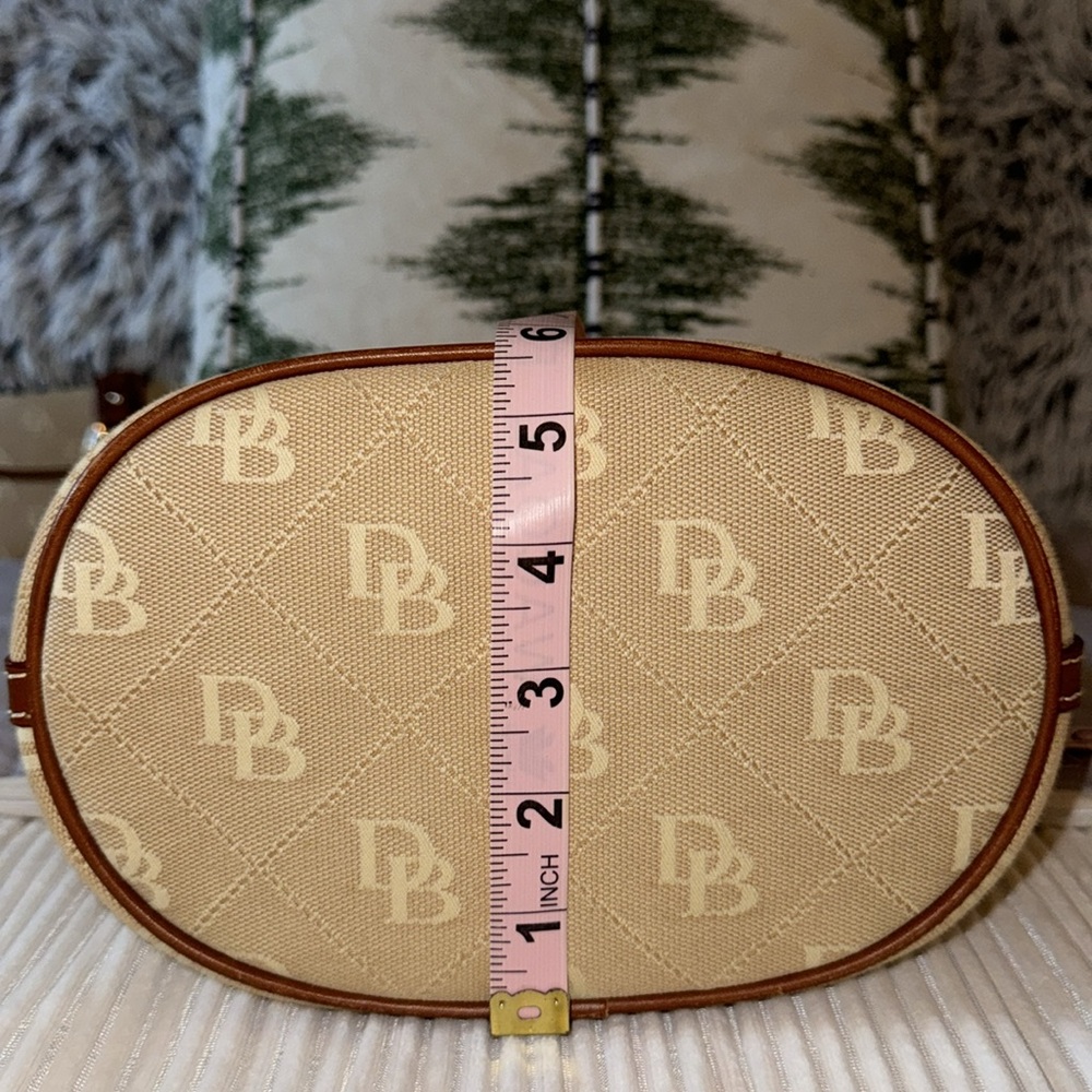 CLASSIC DOONEY & BOURKE Monogram Hobo Bag Excellent Exterior Condition! - Picture 3 of 8